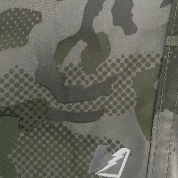 Men’s Camo Print Stretch Black Short Size XXL - Picture 3 of 6